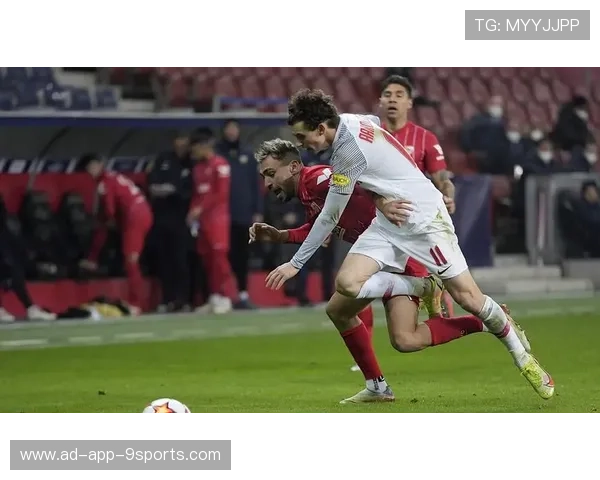 塞维利亚—奥卡福反击中路突袭制胜